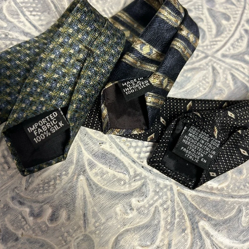 Van-Heusen Silk Men’s Ties (3) Black Blue Gray Cream Neutrals Perfect Condition